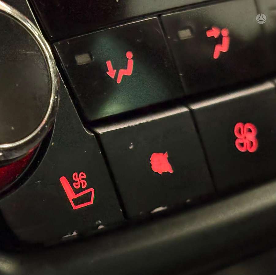 Opel Insignia 2010 — photo 8