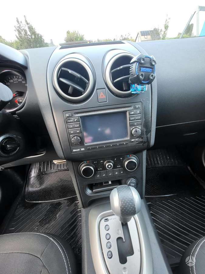 Nissan Qashqai 2011 — photo 8