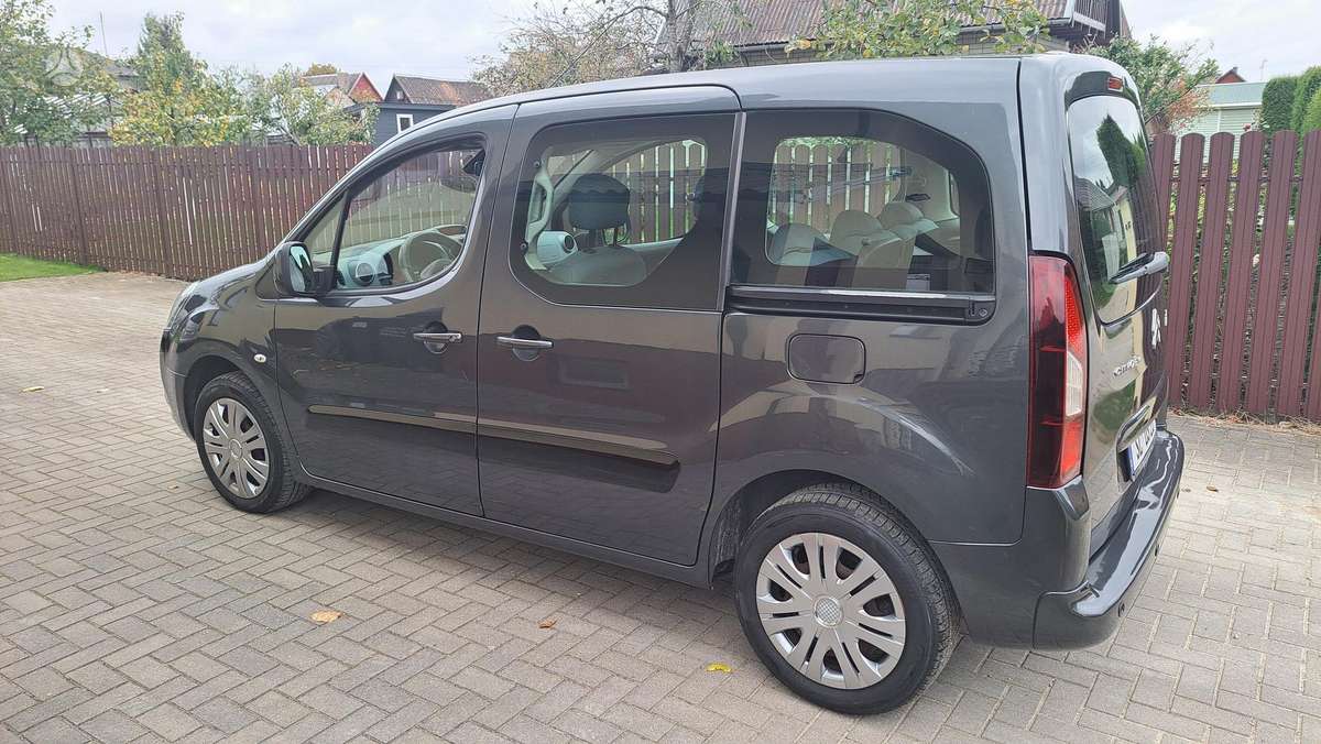 Citroen Berlingo 2013 — interior