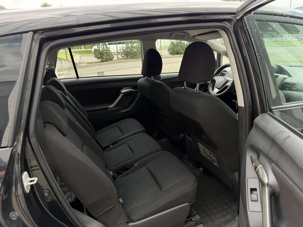 Toyota Verso 2011 — photo 11