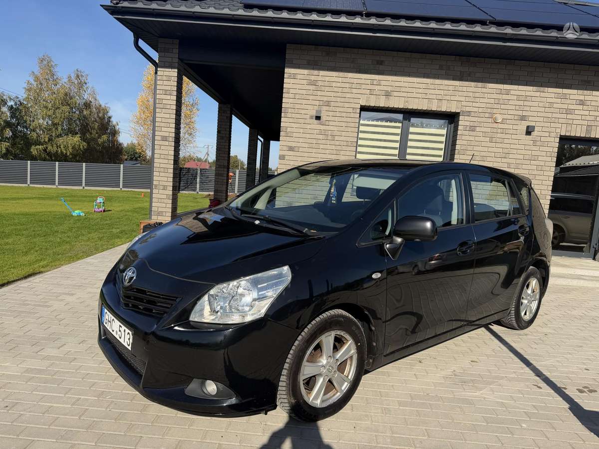 Toyota Verso 2011 — engine 1998 cm³, 126 HP (93kW)
