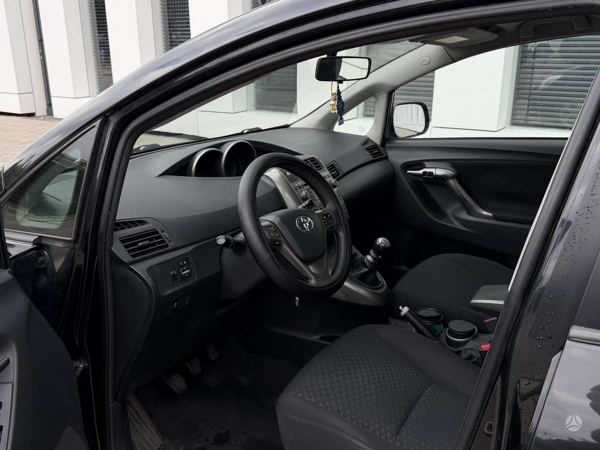 Toyota Verso 2011 — photo 5