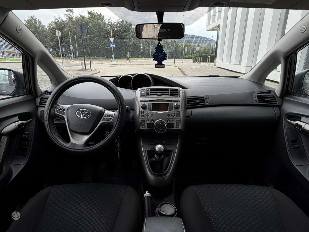 Toyota Verso 2011 — photo 7