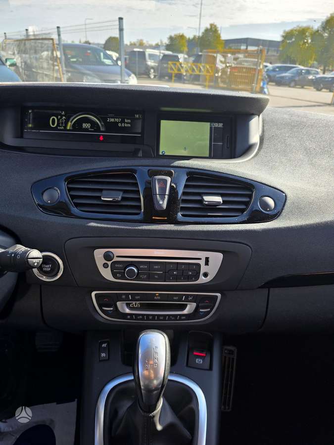 Renault Grand 2014 — photo 10