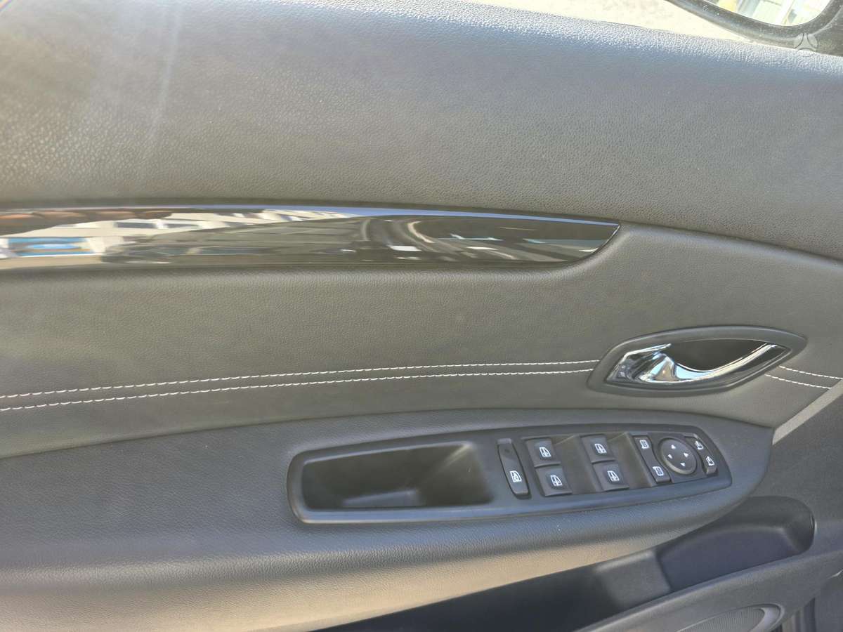 Renault Grand 2014 — photo 15