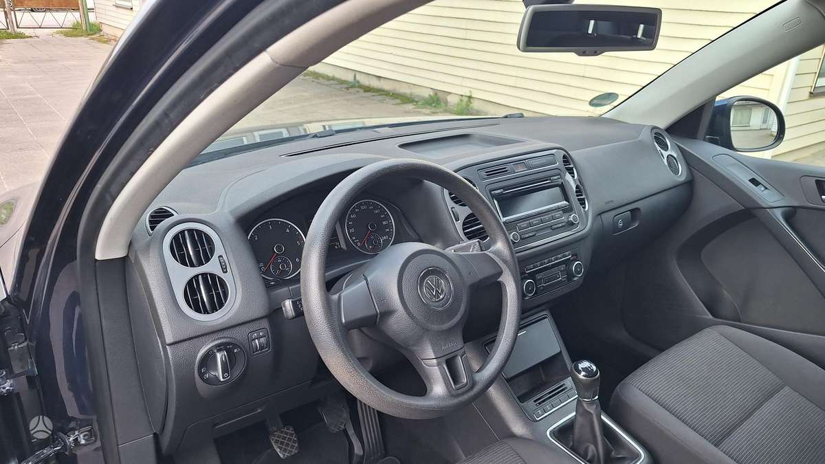 Volkswagen Tiguan 2011 — photo 15
