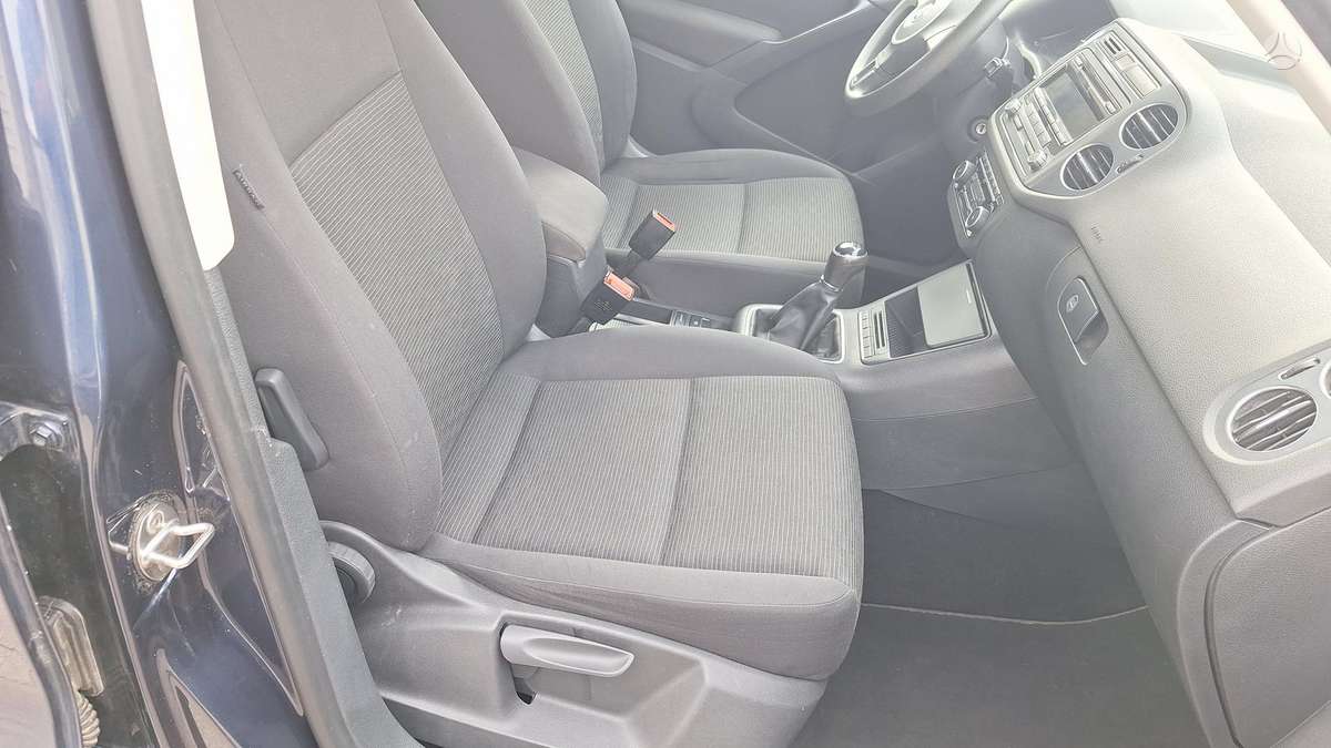 Volkswagen Tiguan 2011 — photo 19