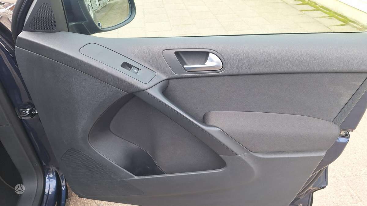 Volkswagen Tiguan 2011 — photo 20