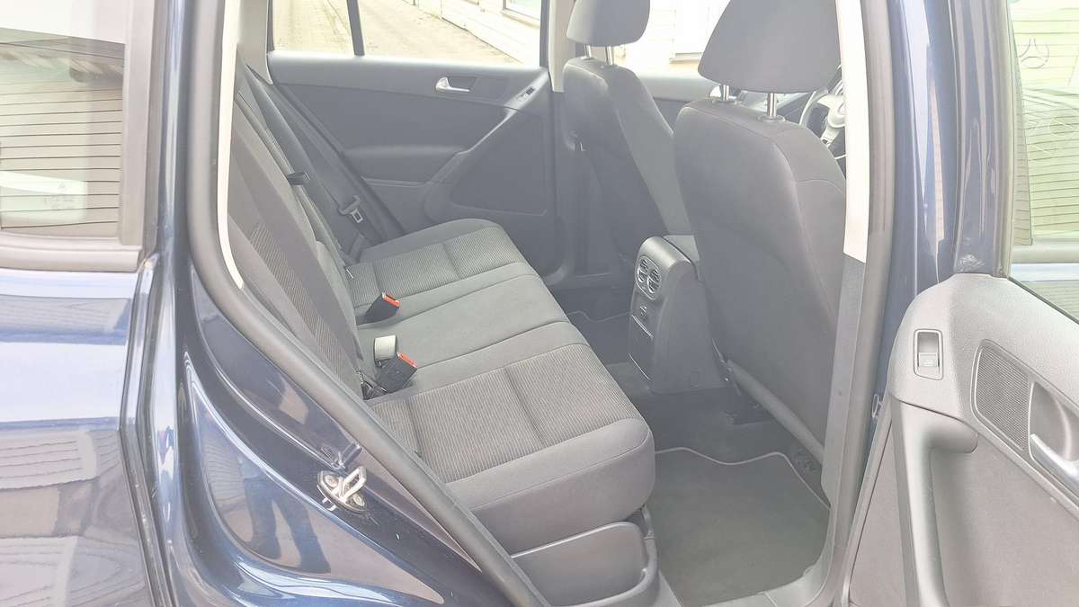 Volkswagen Tiguan 2011 — photo 21