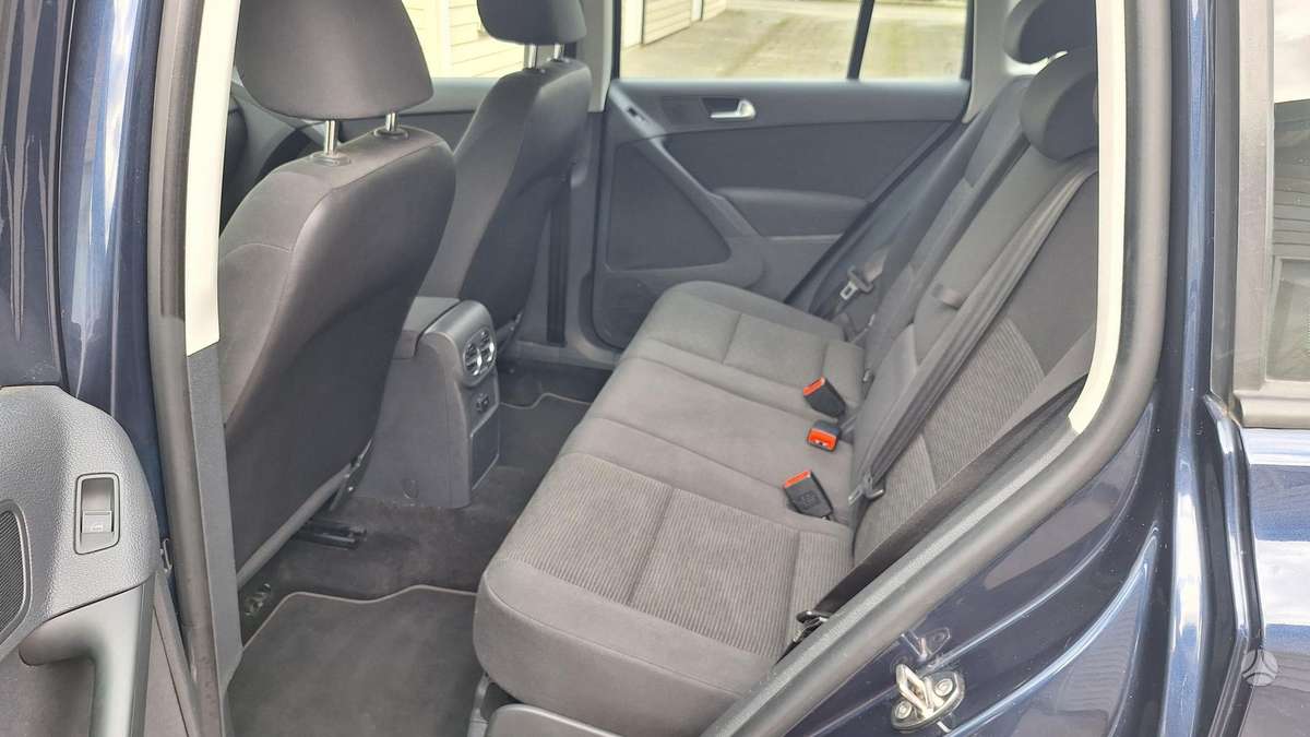 Volkswagen Tiguan 2011 — photo 24