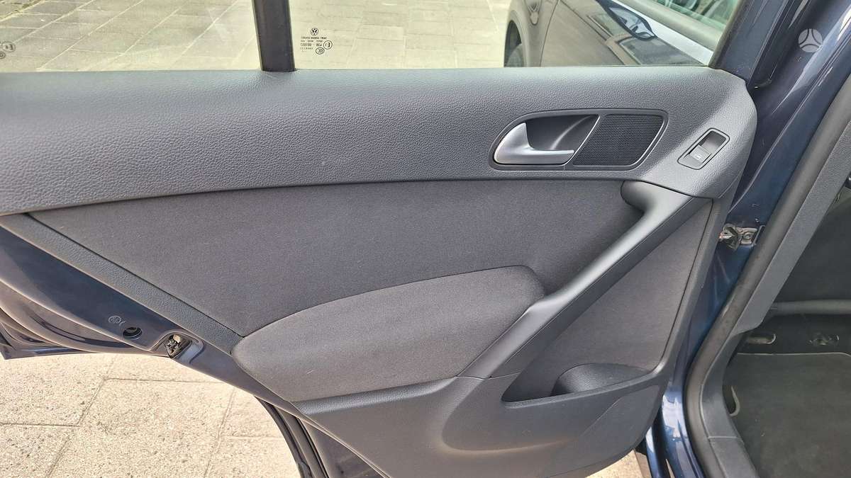 Volkswagen Tiguan 2011 — photo 25