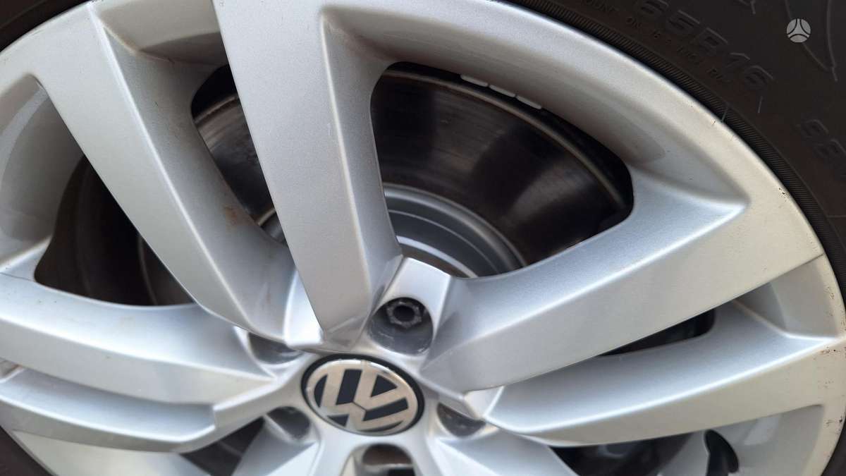 Volkswagen Tiguan 2011 — photo 30