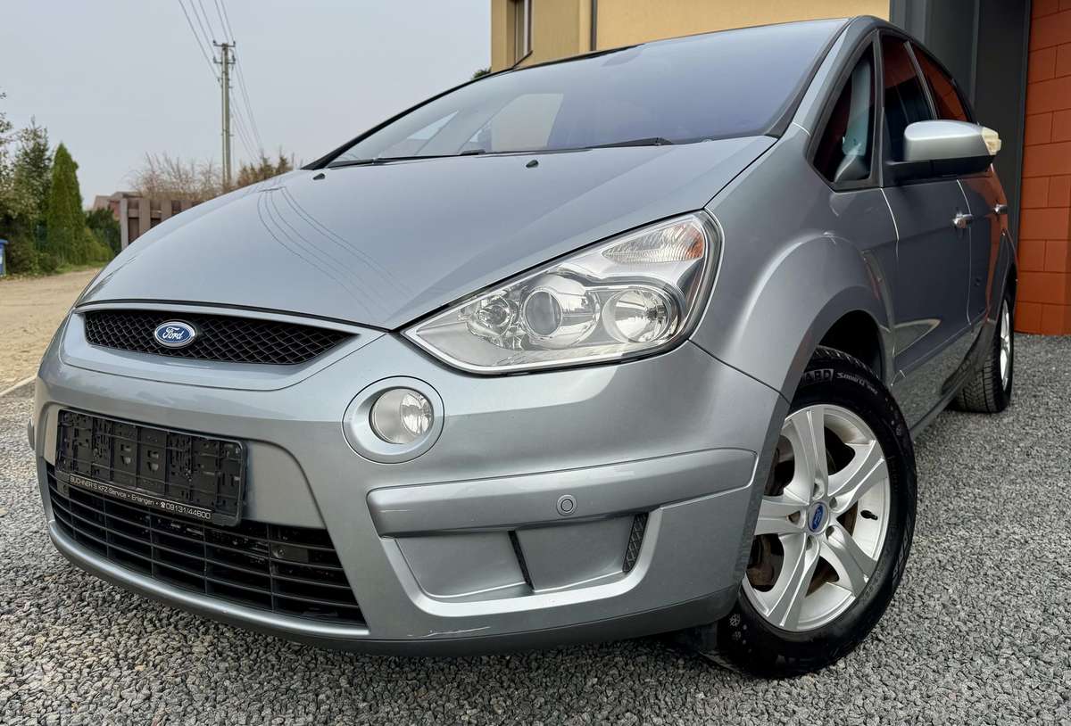Ford S-MAX 2009 — вигляд ззаду