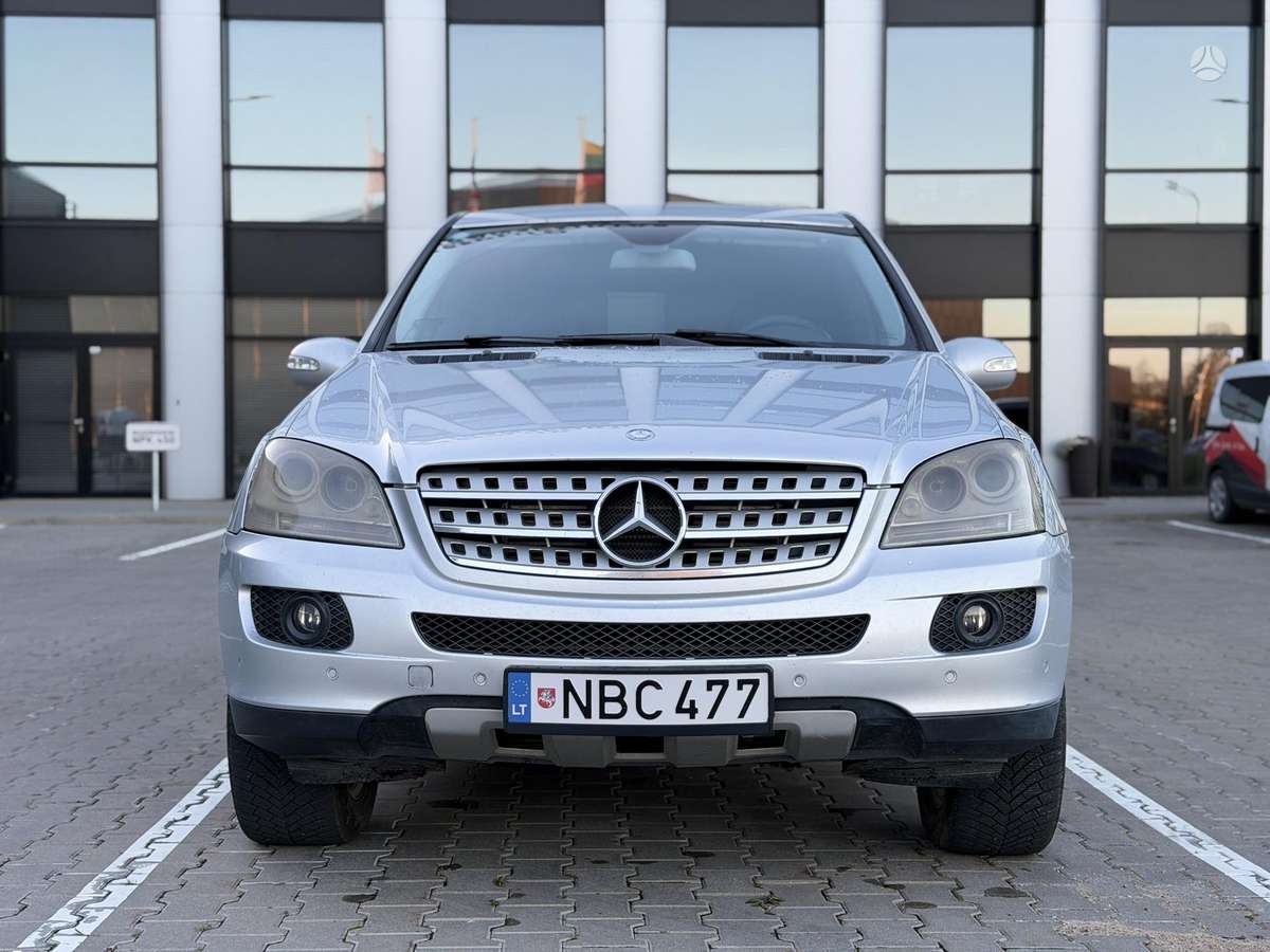 Mercedes-Benz ML280 2008 — вигляд ззаду