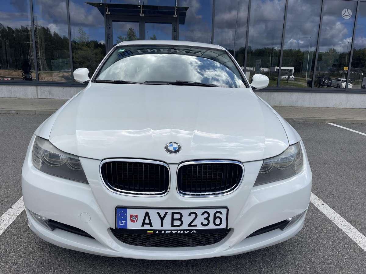 BMW 320 2010 — engine 1995 cm³, 143 HP (105kW)