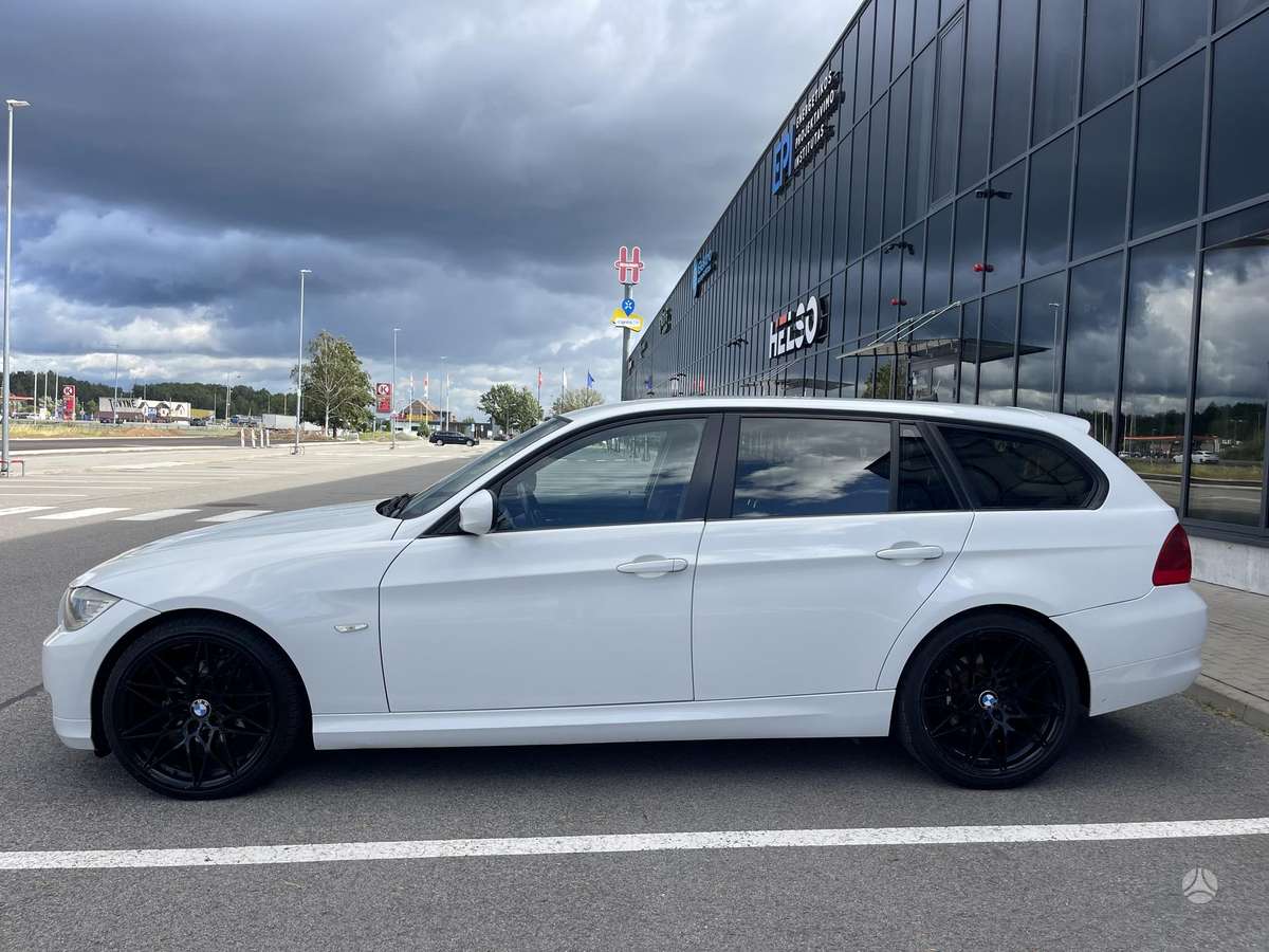 BMW 320 2010 — photo 6