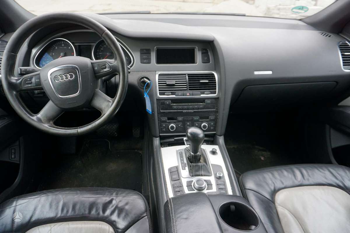 Audi Q7 2008 — photo 7