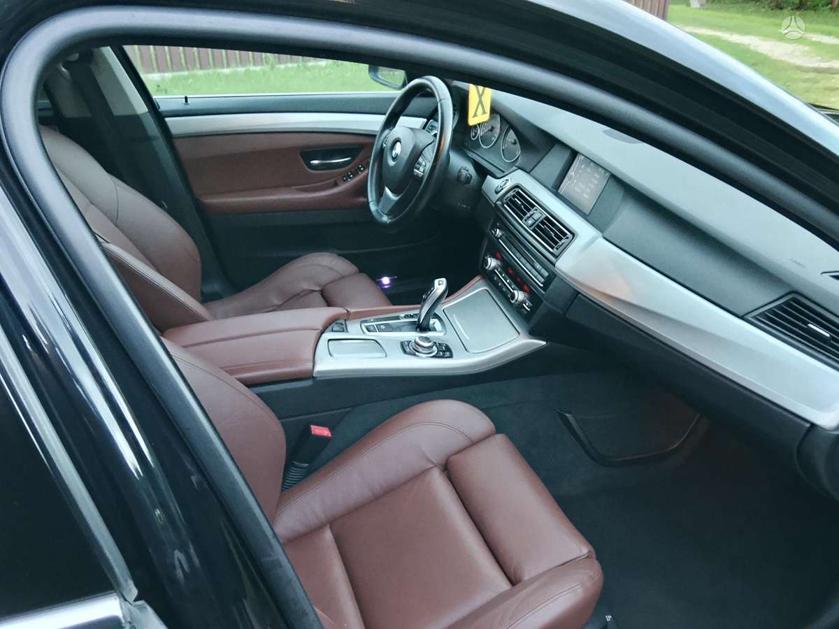 BMW 520 2011 — photo 11