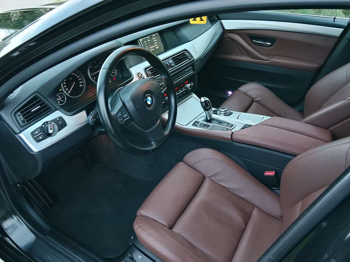 BMW 520 2011 — photo 12