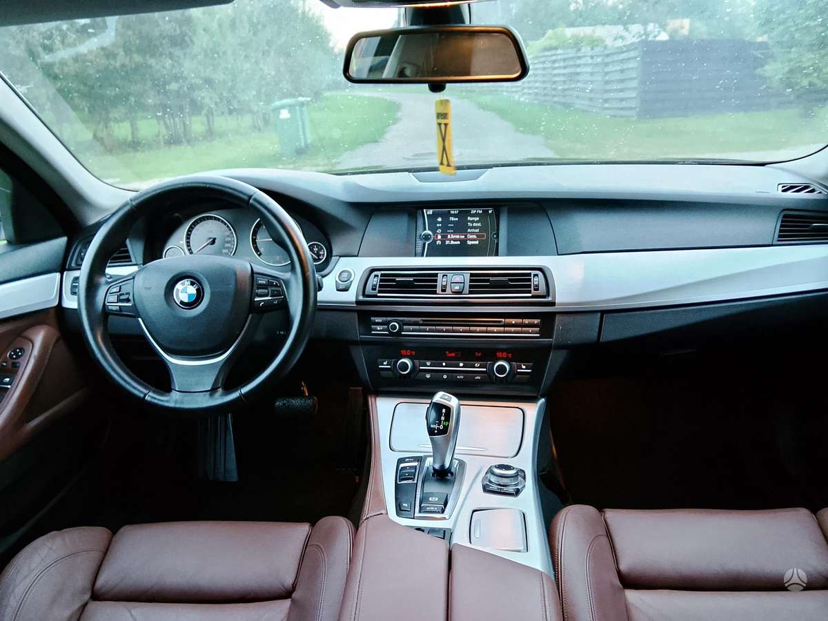 BMW 520 2011 — photo 13