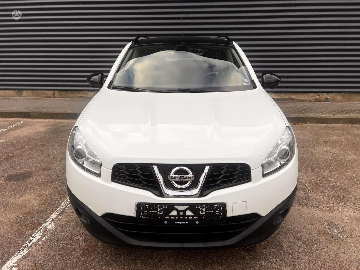 Nissan Qashqai 2013 — вигляд ззаду