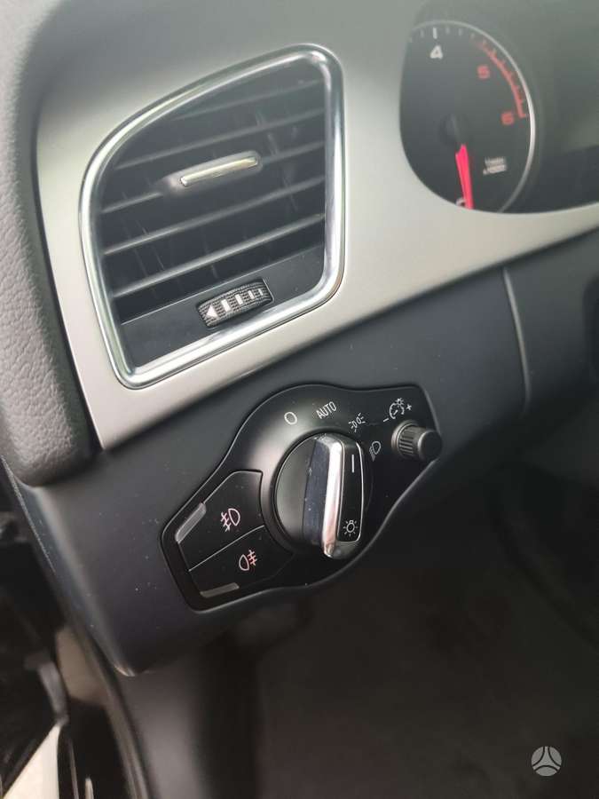Audi A4 2010 — photo 14