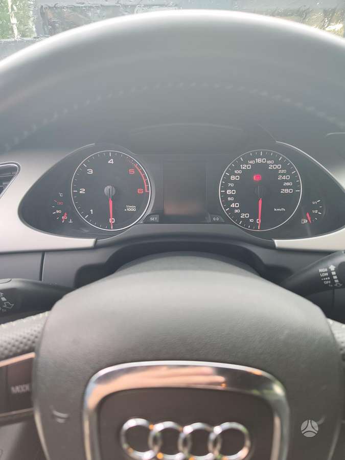 Audi A4 2010 — photo 15