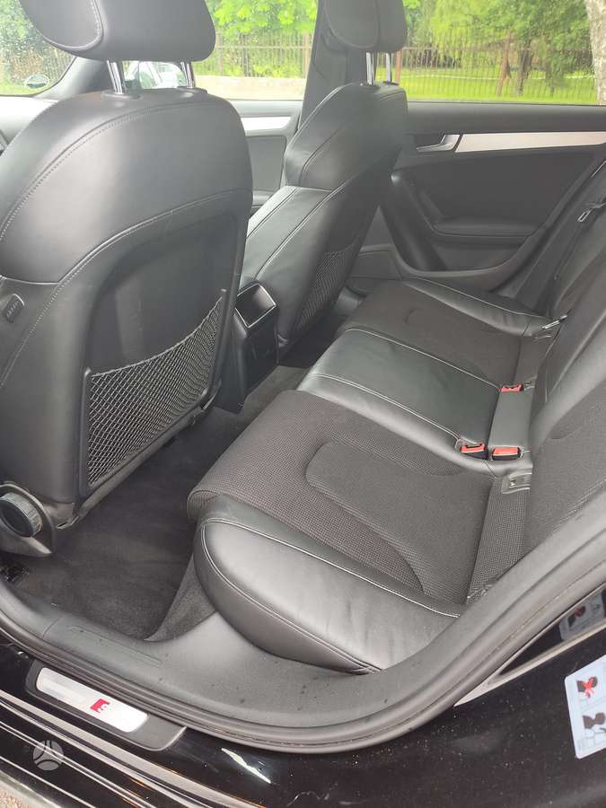 Audi A4 2010 — photo 20