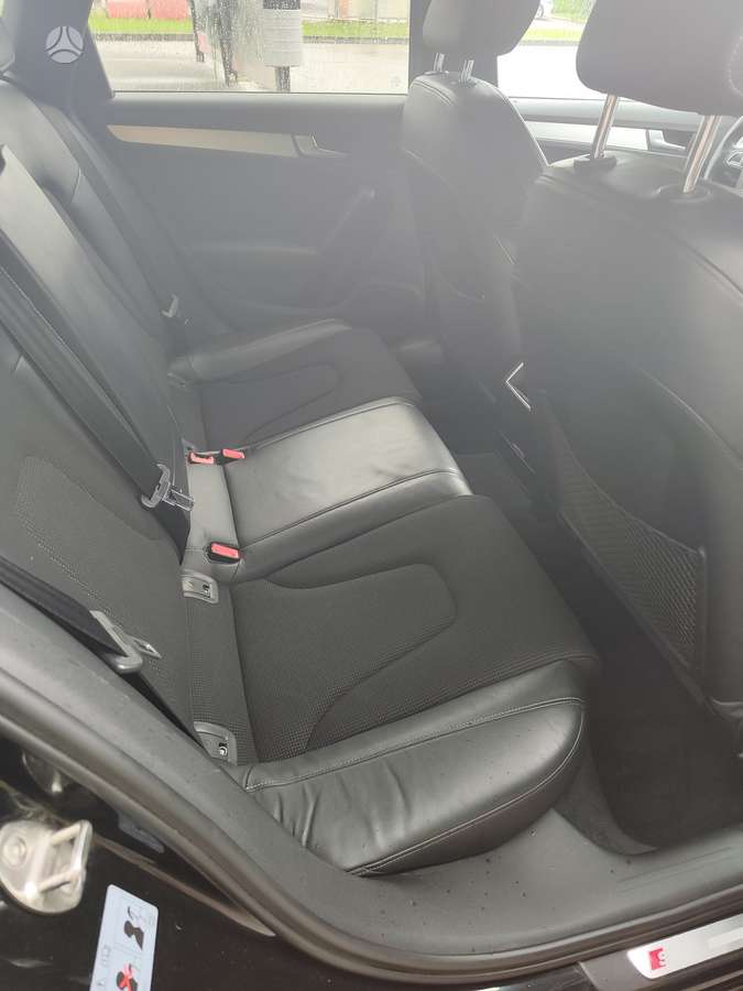 Audi A4 2010 — photo 21