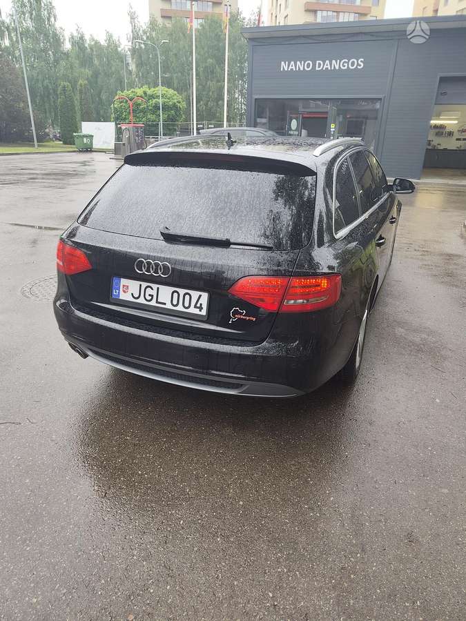 Audi A4 2010 — photo 5