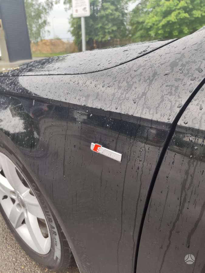 Audi A4 2010 — photo 7