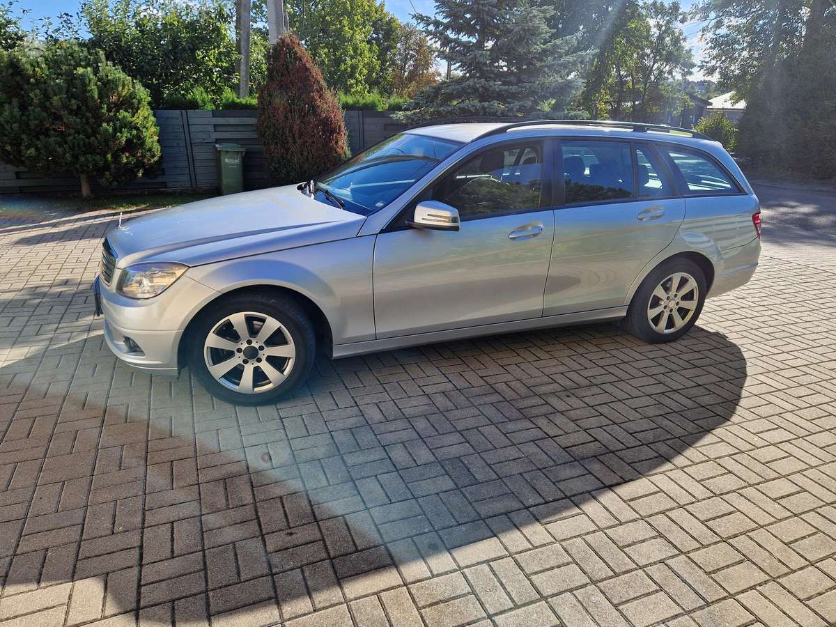 Mercedes-Benz C200 2009 — engine 2148 cm³, 136 HP (100kW)