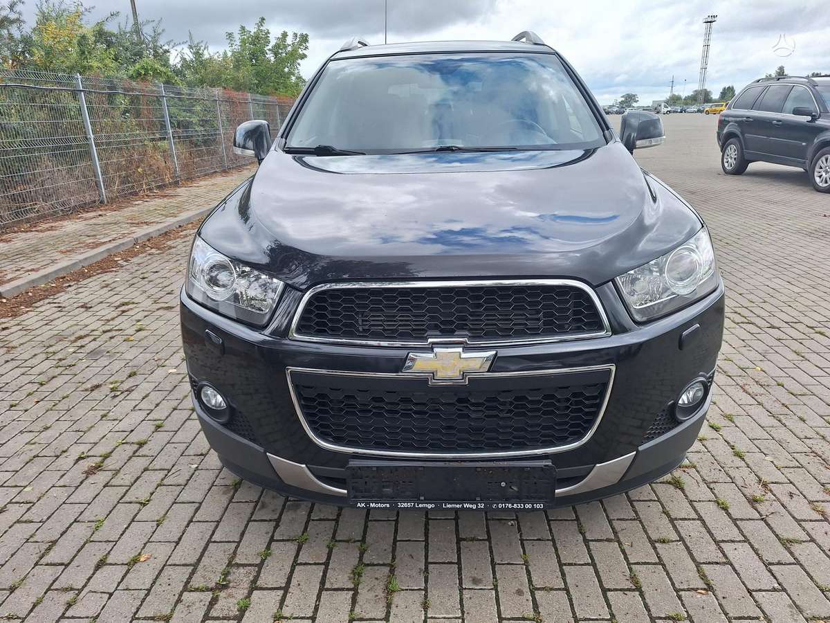 Chevrolet Captiva 2011 — interior