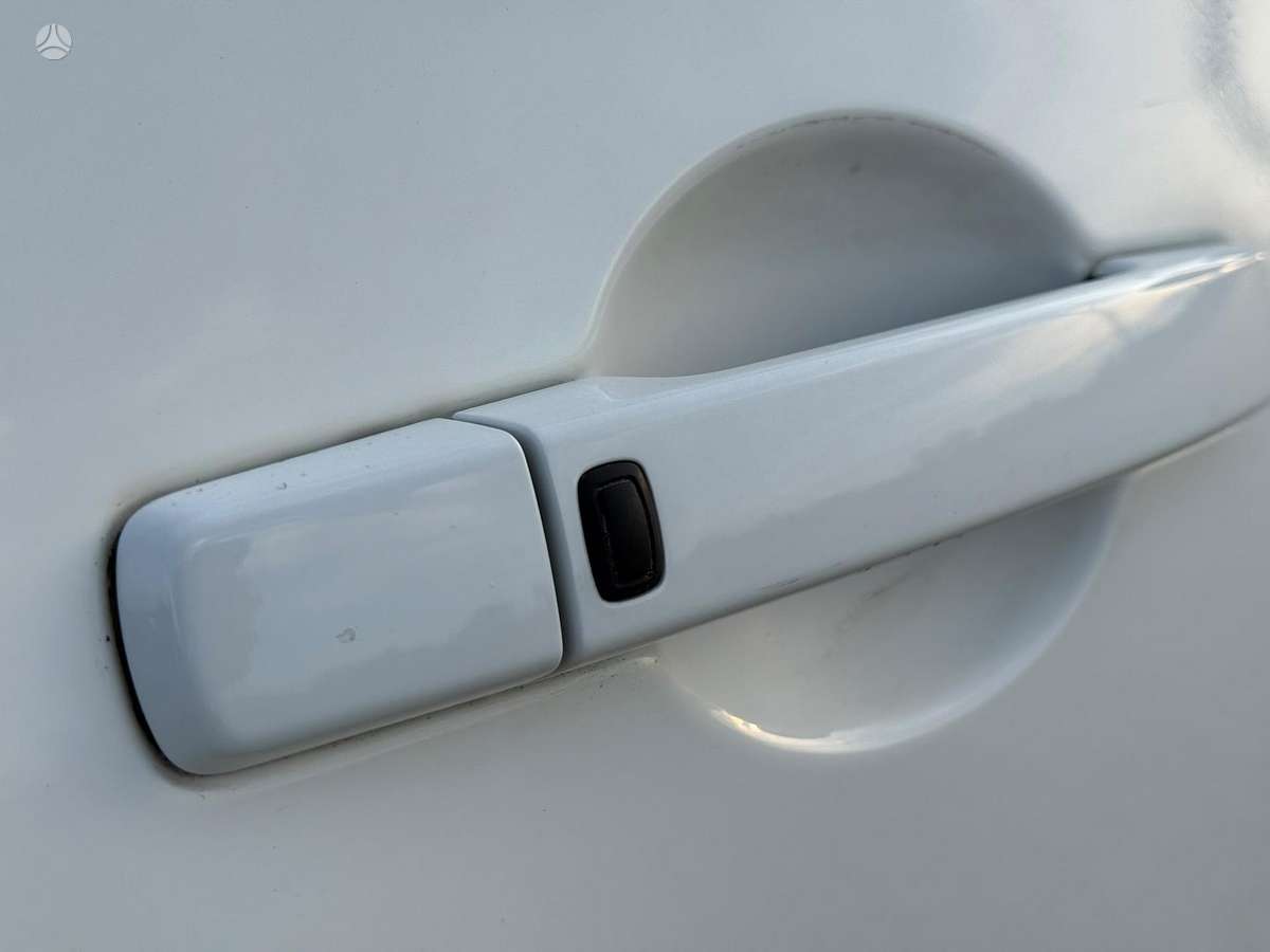 Nissan Qashqai 2012 — photo 17