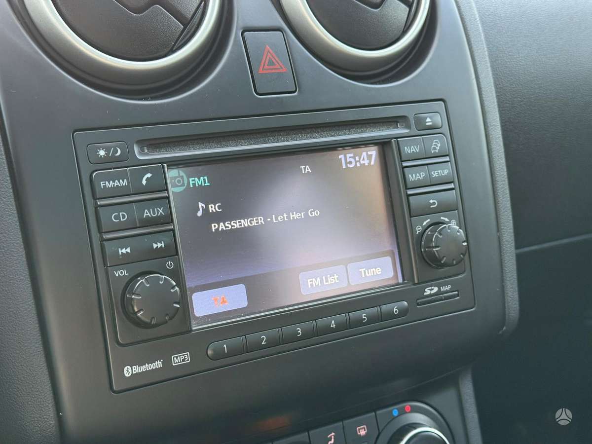 Nissan Qashqai 2012 — photo 21