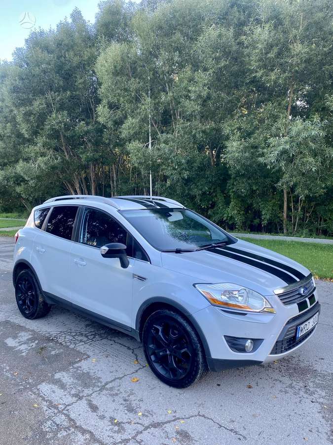 Ford Kuga 2010 — вигляд ззаду