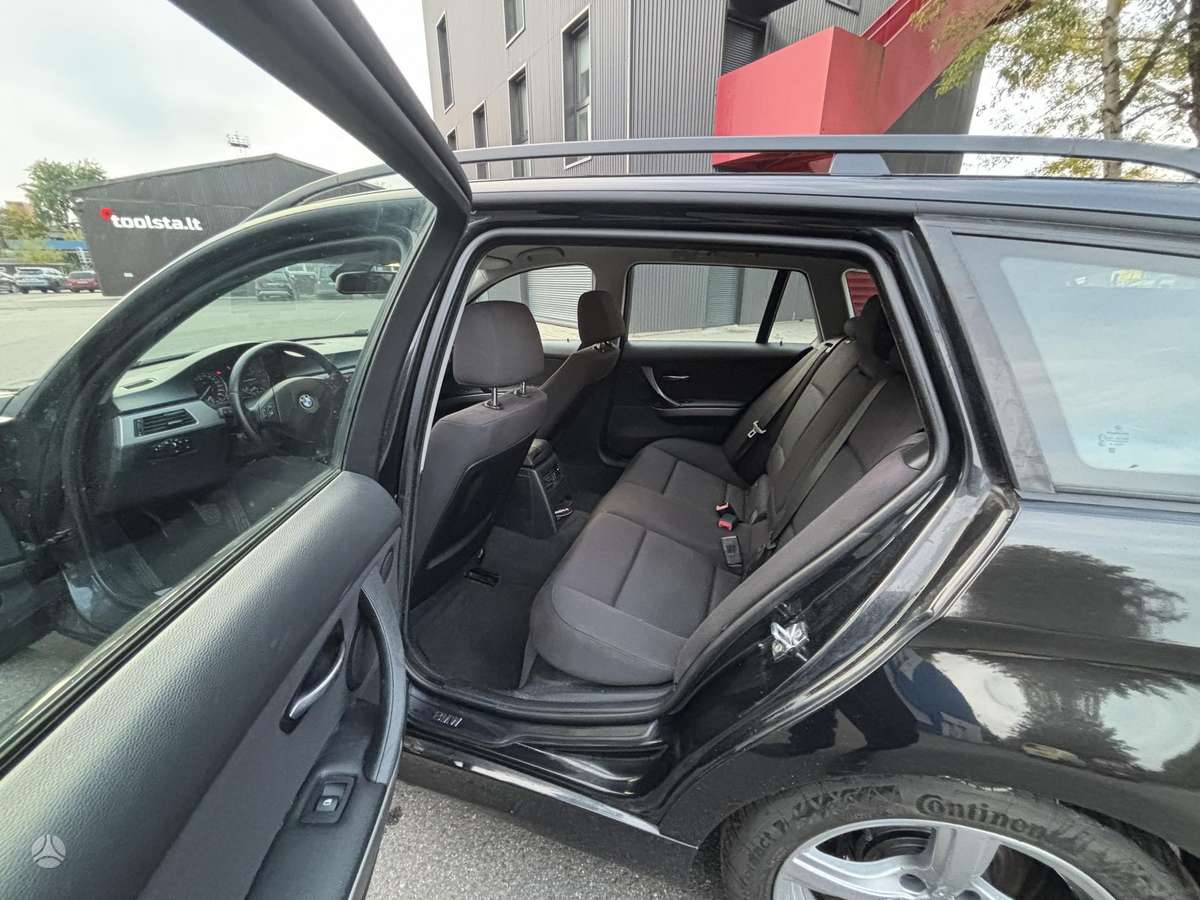 BMW 318 2008 — photo 10