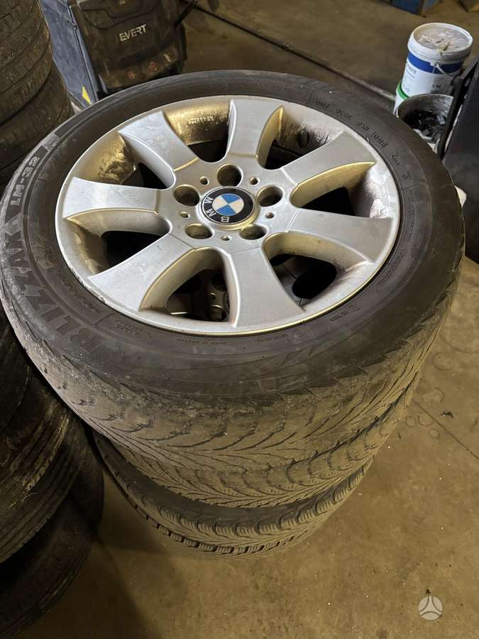 BMW 318 2008 — photo 16