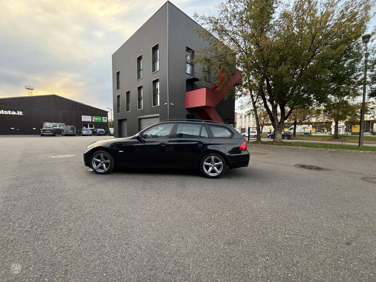 BMW 318 2008 — photo 5