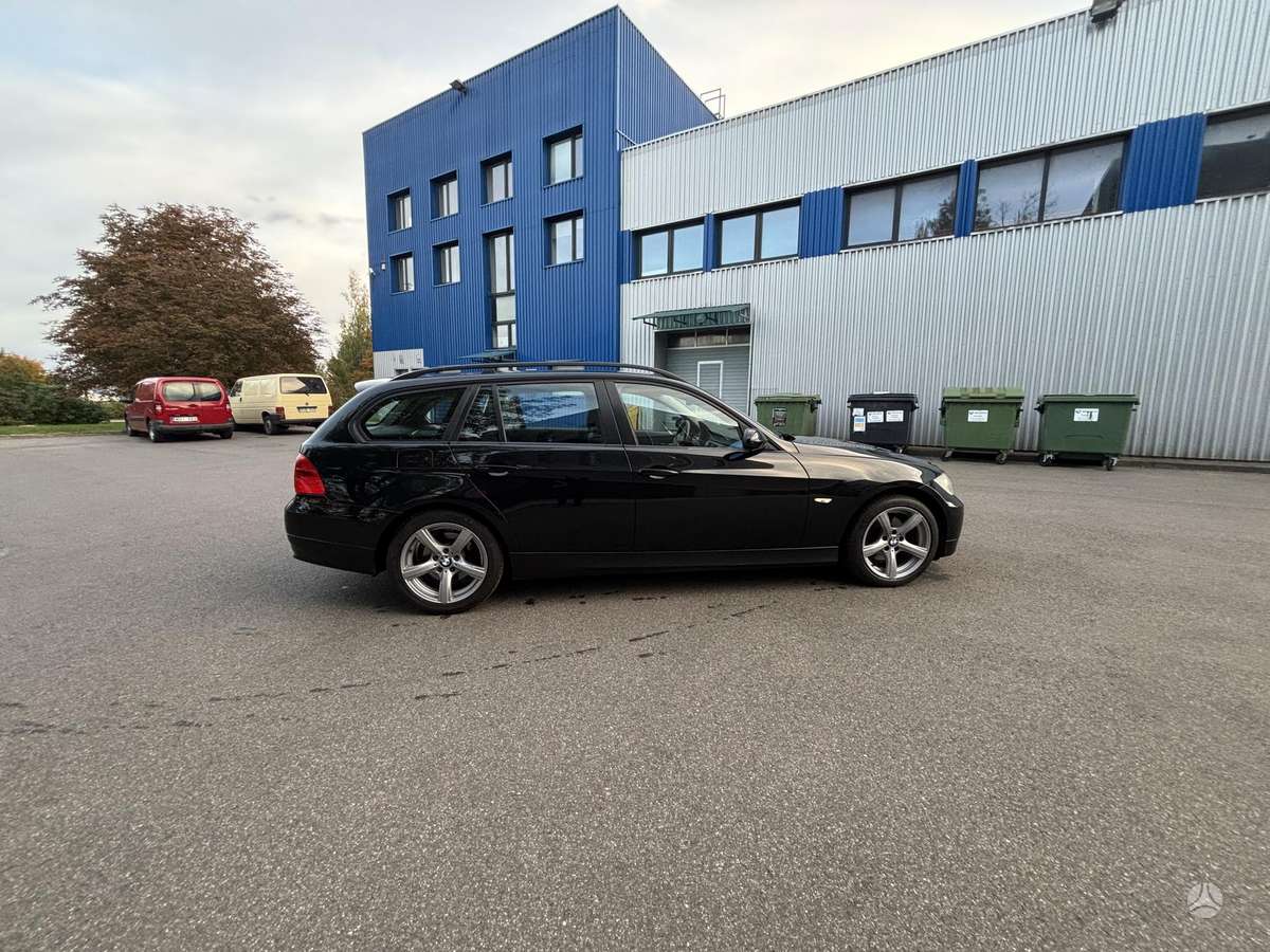 BMW 318 2008 — photo 7
