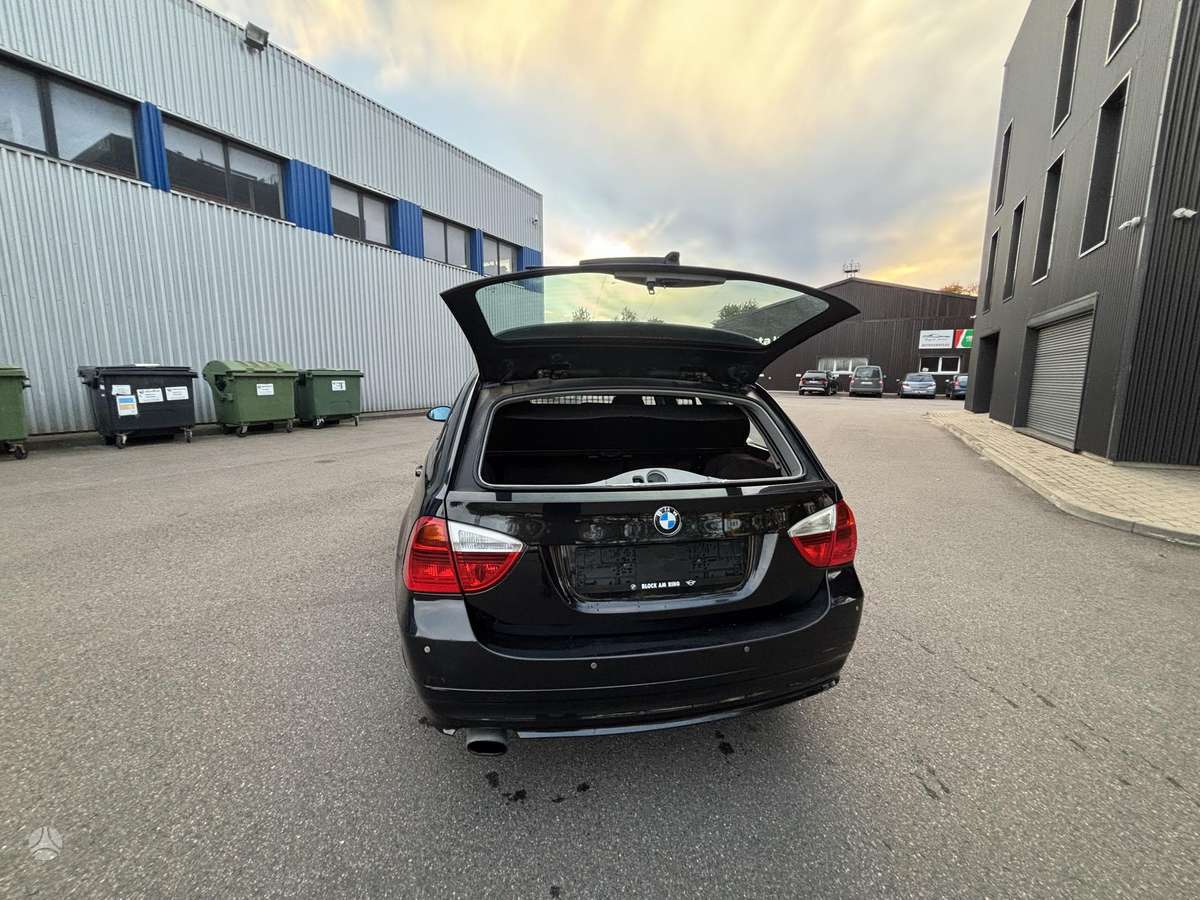 BMW 318 2008 — photo 8