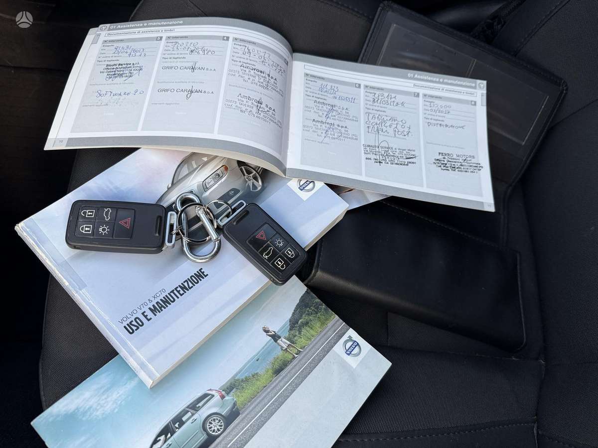 Volvo V70 2011 — photo 15