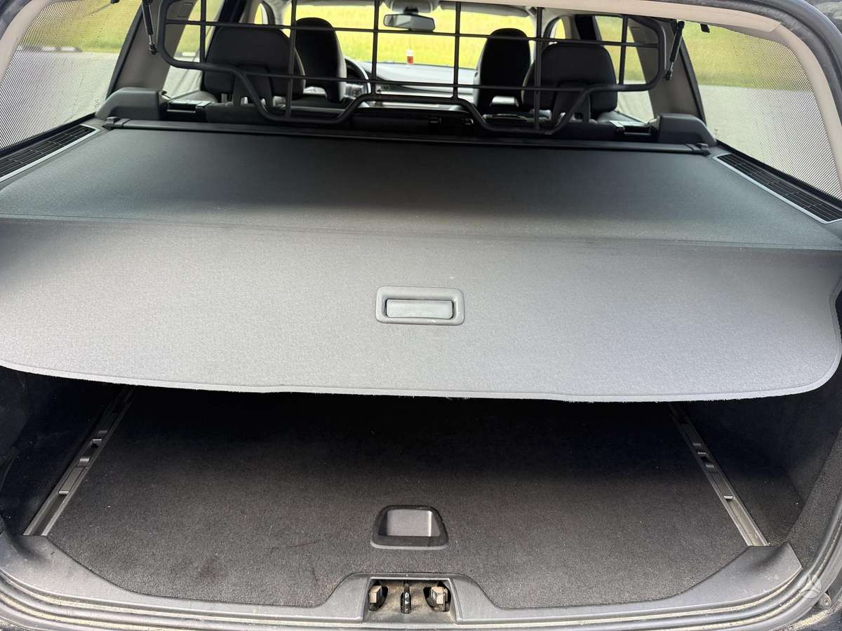 Volvo V70 2011 — photo 16