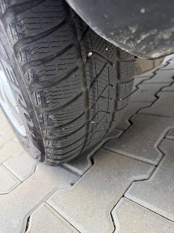 Volvo V70 2011 — photo 18