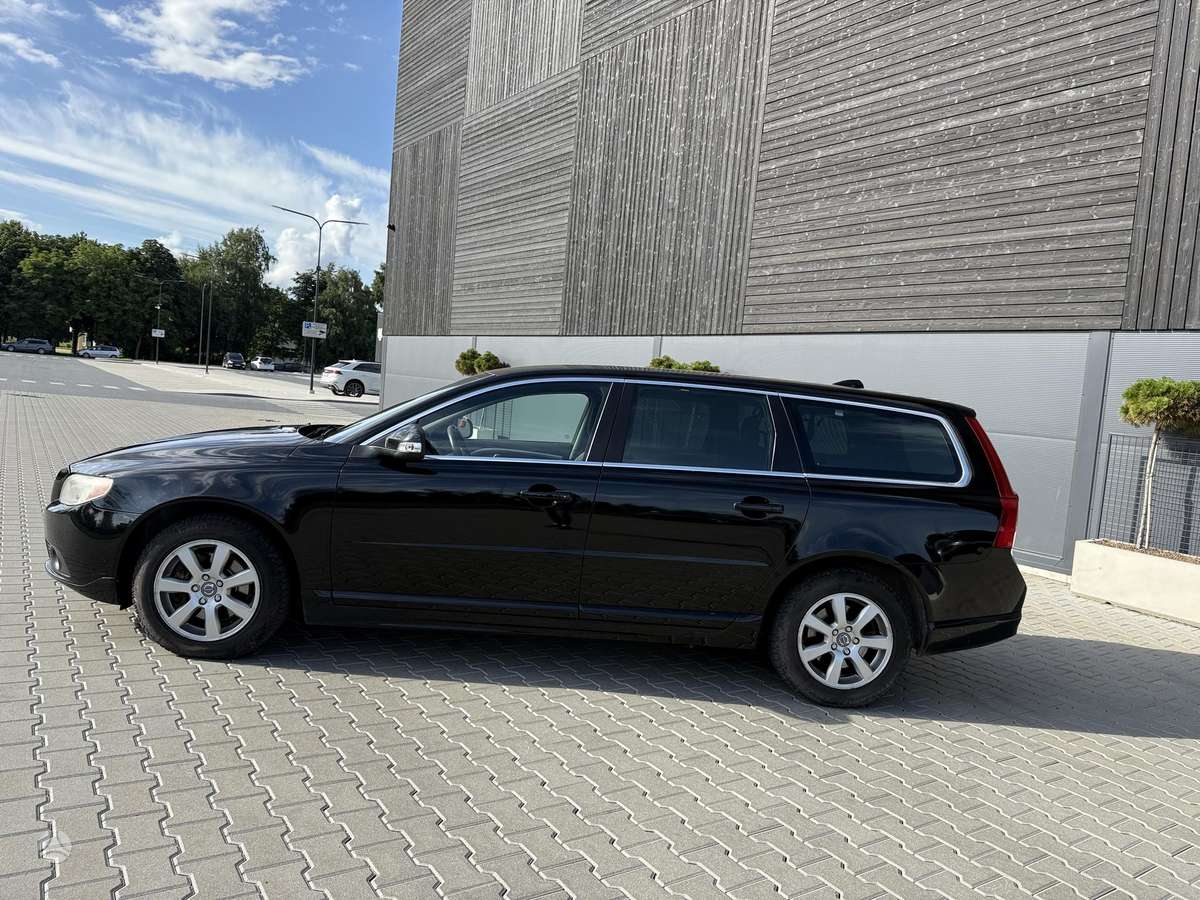 Volvo V70 2011 — photo 7