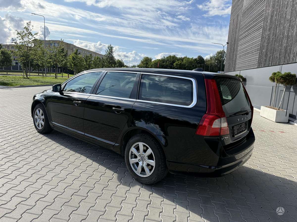 Volvo V70 2011 — photo 8
