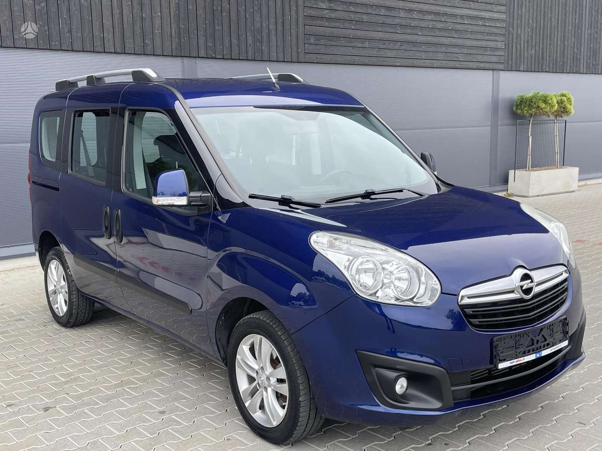 Opel Combo 2015 — вигляд ззаду