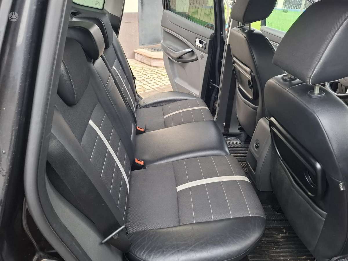 Ford Kuga 2009 — вигляд ззаду