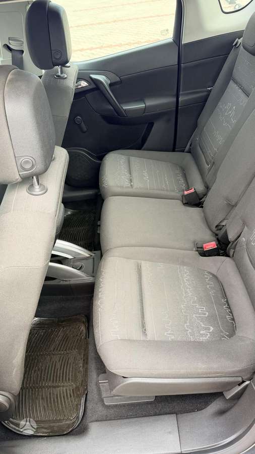 Opel Meriva 2011 — photo 11