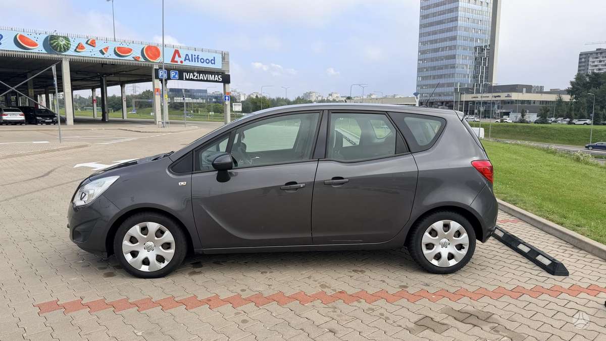 Opel Meriva 2011 — photo 5